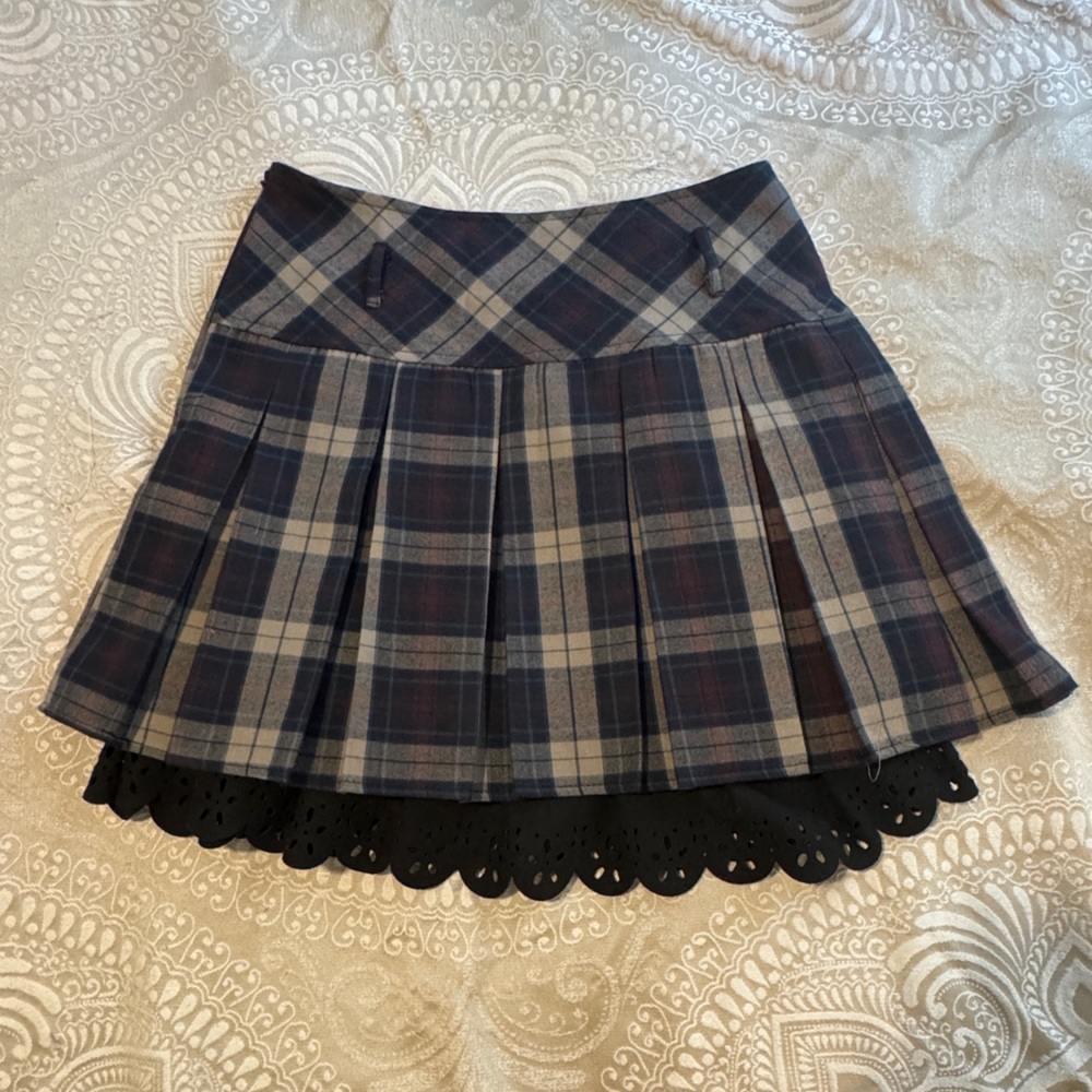 ChouYatou Dark Plaid Pleated Schoolgirl Skirt with Black Scalloped Lining